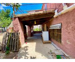 Casa de pueblo con gran terreno