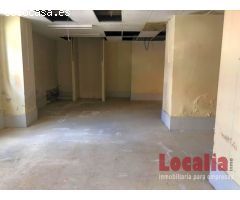 Amplio local comercial en Torrelavega, Cantabria.