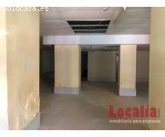 Amplio local comercial en Torrelavega, Cantabria.
