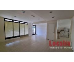 Local acondicionado como clínica en Mompía, Bezana