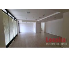 Local acondicionado como clínica en Mompía, Bezana