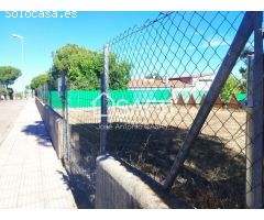 Parcela en la Urbanización Las Arenas de Malpartida de Cáceres, Con piscina construida con depurador