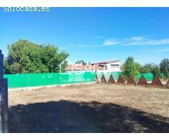 Parcela en la Urbanización Las Arenas de Malpartida de Cáceres, Con piscina construida con depurador
