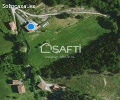 Se vende caserío con terreno agrícola y pinar en Baranbio