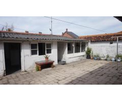 CASA CON JARDIN Y PATIO A ESCASOS MINUTOS EL CENTRO DE TORRELAVEGA