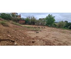 Terreno edificable en urbanización.