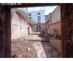 Casa con Solar urbano a reformar en La Matanza