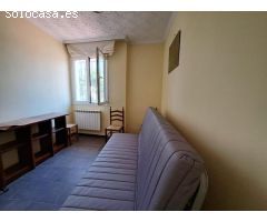 Casa  con tres pisos independientes y jardin.