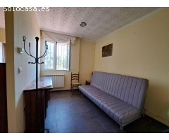 Casa  con tres pisos independientes y jardin.