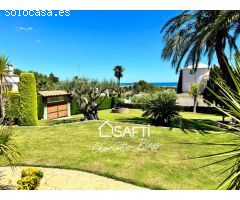 Grandiosa casa con vistas al mar y un jardín de ensueño en Coma Ruga