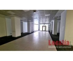 Local acondicionado como oficina bancaria Torrelavega