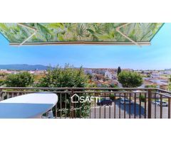 En Venta en EXCLUSIVA SAFTI: Amplio Apartamento en Empuriabrava con Vistas Impresionantes