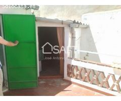 Casa típica de  Malpartida de Cáceres, 175m2 de vivienda, con entrada principal por C/ Parras y Tras