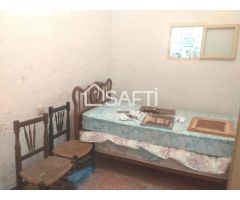 Casa típica de  Malpartida de Cáceres, 175m2 de vivienda, con entrada principal por C/ Parras y Tras