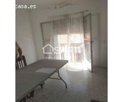 Casa típica de  Malpartida de Cáceres, 175m2 de vivienda, con entrada principal por C/ Parras y Tras