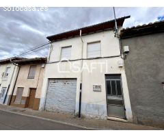CASA DE PUEBLO EN EL ENTORNO DE LA PLAZA SANTA MARINA