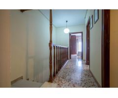 Gran casa en Utrera junto Centro de salud!!!