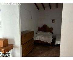 Gran casa de pueblo para reformar. Muy bien situada