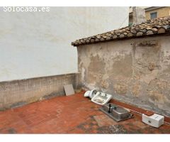 Gran casa de pueblo para reformar. Muy bien situada