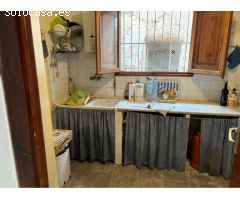 Gran casa de pueblo para reformar. Muy bien situada