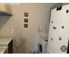 Gran casa de pueblo para reformar. Muy bien situada
