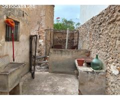 Gran casa de pueblo para reformar. Muy bien situada