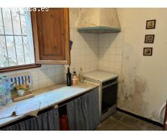 Gran casa de pueblo para reformar. Muy bien situada