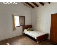 Gran casa de pueblo para reformar. Muy bien situada