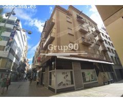 ATENCIÓN INVERSORES!! EDIFICIO EN EL  EIX COMERCIAL