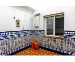 Gran casa en el centro de Castilleja de La Cuesta!!!