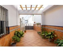Gran casa en el centro de Castilleja de La Cuesta!!!