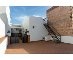 Gran casa en el centro de Castilleja de La Cuesta!!!
