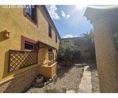 Casa en venta con gran almacén