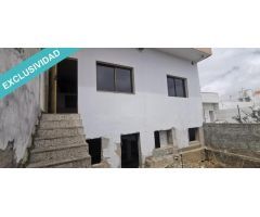 CHALET PAREADO EN LA MILAGROSA (SAN LORENZO)