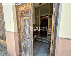 EDIFICIO COMPUESTO POR 3 VIVIENDAS EN PLENA PLAZA DE SANTA MARINA