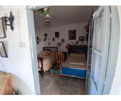 CASA DE PUEBLO PARA REFORMA INTEGRAL CON AMPLIA PARCELA