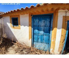 CASA DE PUEBLO PARA REFORMA INTEGRAL CON AMPLIA PARCELA