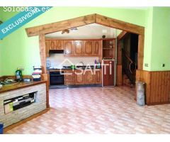 Casa de dos plantas, amueblada en perfecto estado de habitabilidad, con 6 dormitorios y 2 baños. Pre