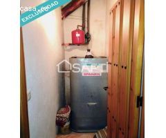 Casa de dos plantas, amueblada en perfecto estado de habitabilidad, con 6 dormitorios y 2 baños. Pre