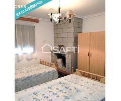 Casa de dos plantas, amueblada en perfecto estado de habitabilidad, con 6 dormitorios y 2 baños. Pre