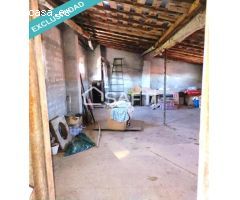 Casa de dos plantas, amueblada en perfecto estado de habitabilidad, con 6 dormitorios y 2 baños. Pre