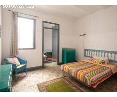 IDEAL FAMILIAS NUMEROSAS O PARA  ALQUILER DE HABITACIONES
