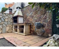 Casa Adosada en Torrefarrera de 4 Plantas con Jardín