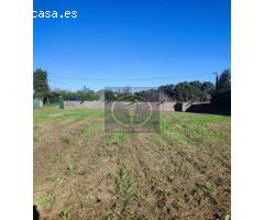 Solar en venta, a un paso de Tui centro.
