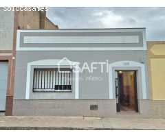 GRAN CASA AMUEBLADA EN PLANTA BAJA.