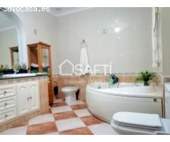 GRAN CASA AMUEBLADA EN PLANTA BAJA.