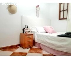 GRAN CASA AMUEBLADA EN PLANTA BAJA.