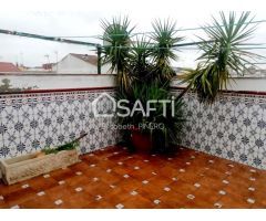 GRAN CASA AMUEBLADA EN PLANTA BAJA.