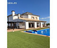 Espectacular chalet en Écija, en urbanización privada Cerro de San Cristóbal!!