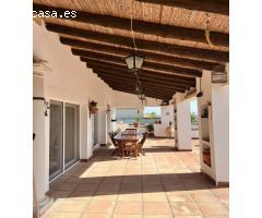 Espectacular chalet en Écija, en urbanización privada Cerro de San Cristóbal!!